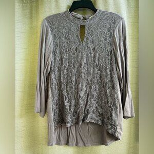 Eve & Maddie lace overlay top